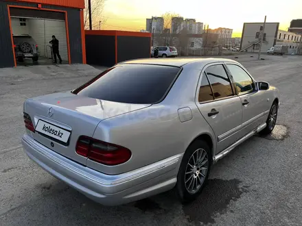 Mercedes-Benz E 280 1998 года за 3 800 000 тг. в Караганда – фото 16