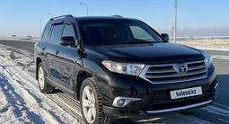 Toyota Highlander 2012 годаfor12 700 000 тг. в Семей