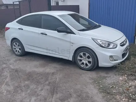 Hyundai Accent 2014 года за 5 200 000 тг. в Усть-Каменогорск – фото 2