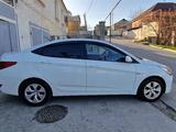 Hyundai Solaris 2015 года за 5 500 000 тг. в Шымкент – фото 4