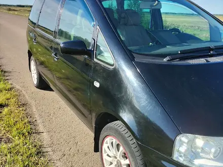 Volkswagen Sharan 2001 года за 3 700 000 тг. в Петропавловск – фото 2