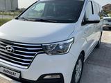 Hyundai Starex 2018 годаүшін11 500 000 тг. в Алматы