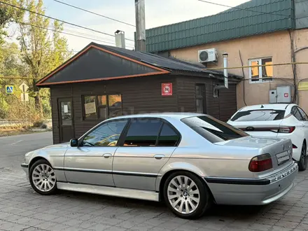 BMW 730 1996 года за 3 000 000 тг. в Алматы