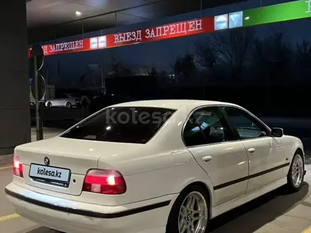 BMW 523 1997 года за 3 490 000 тг. в Алматы – фото 4