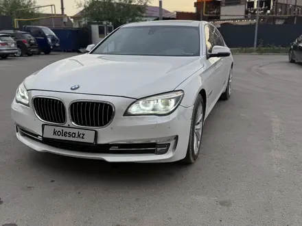 BMW 750 2013 года за 14 000 000 тг. в Алматы