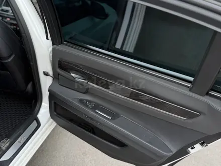 BMW 750 2013 года за 14 000 000 тг. в Алматы – фото 10