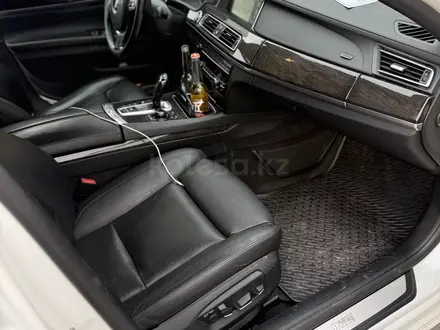 BMW 750 2013 года за 14 000 000 тг. в Алматы – фото 13