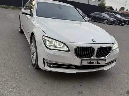 BMW 750 2013 года за 14 000 000 тг. в Алматы – фото 2