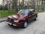 Volkswagen Vento 1993 года за 1 450 000 тг. в Алматы