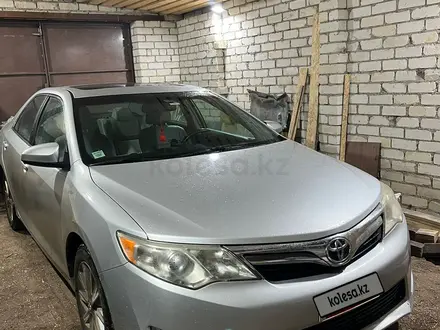 Toyota Camry 2012 года за 6 300 000 тг. в Актобе