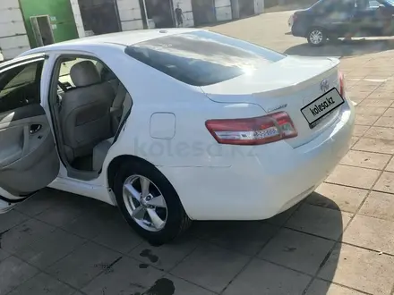 Toyota Camry 2010 года за 6 900 000 тг. в Актобе – фото 3