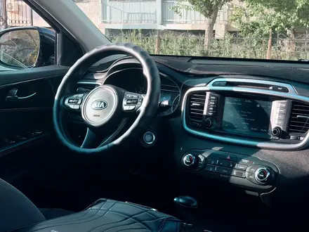 Kia Sorento 2018 года за 6 700 000 тг. в Актау – фото 2