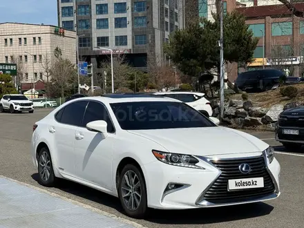 Lexus ES 300h 2017 года за 15 000 000 тг. в Алматы