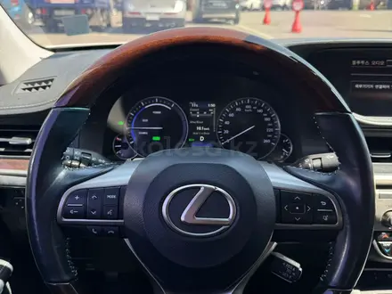 Lexus ES 300h 2017 года за 15 000 000 тг. в Алматы – фото 4