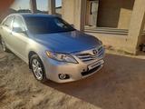 Toyota Camry 2010 года за 6 000 000 тг. в Жанаозен – фото 2