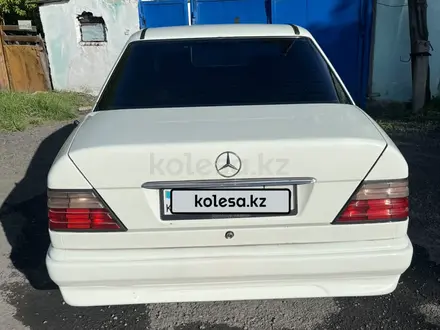 Mercedes-Benz E 200 1993 года за 1 750 000 тг. в Караганда – фото 6