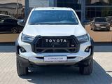 Toyota Hilux 2025 года за 35 175 000 тг. в Уральск – фото 2