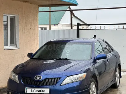 Toyota Camry 2009 года за 7 400 000 тг. в Уральск – фото 2