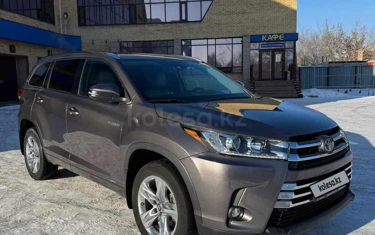 Toyota Highlander 2019 года за 19 200 000 тг. в Астана