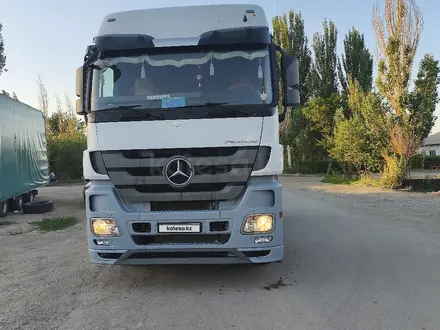 Mercedes-Benz  Actros 2013 года за 22 000 000 тг. в Жаркент – фото 2