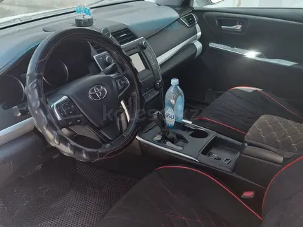 Toyota Camry 2016 года за 10 200 000 тг. в Семей – фото 4