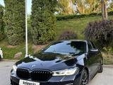 BMW 530 2023 года за 29 700 000 тг. в Алматы – фото 2