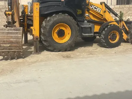 JCB  3CX 2014 года за 26 000 000 тг. в Актау