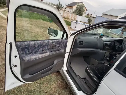 Nissan R'nessa 1997 года за 3 300 000 тг. в Алматы – фото 17