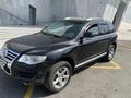 Volkswagen Touareg 2007 года за 5 350 000 тг. в Алматы – фото 2