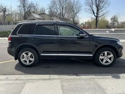 Volkswagen Touareg 2007 года за 5 350 000 тг. в Алматы – фото 7