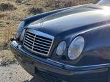Mercedes-Benz E 320 1999 годаfor5 500 000 тг. в Алматы – фото 5