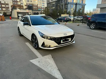 Hyundai Elantra 2023 года за 11 500 000 тг. в Шымкент