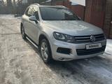 Volkswagen Touareg 2011 годаfor8 700 000 тг. в Алматы