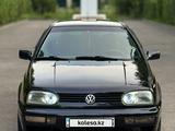 Volkswagen Golf 1998 года за 2 100 000 тг. в Алматы – фото 2