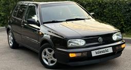 Volkswagen Golf 1998 года за 2 100 000 тг. в Алматы