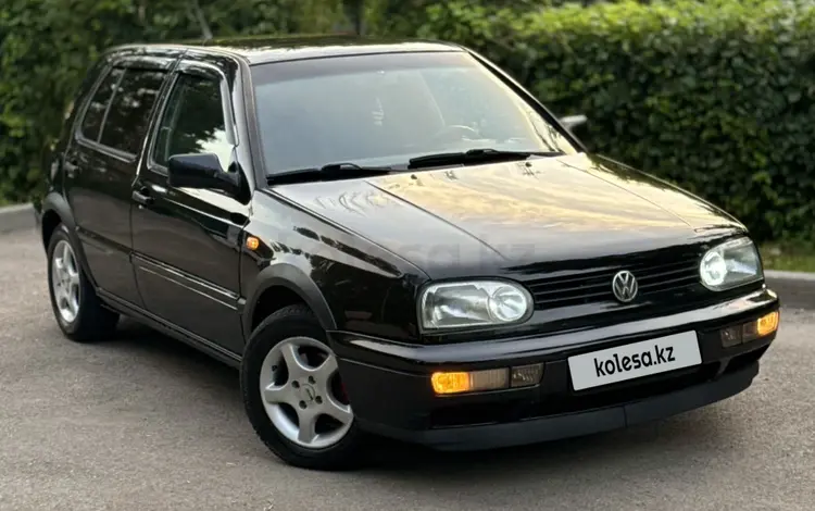 Volkswagen Golf 1998 года за 2 100 000 тг. в Алматы