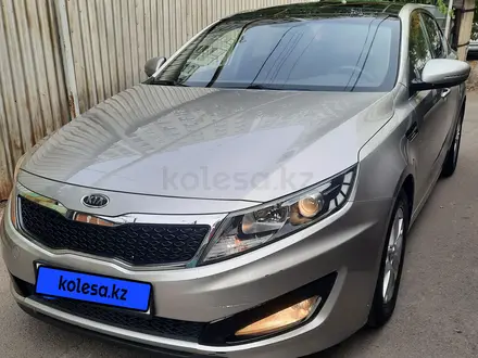 Kia K5 2011 года за 7 300 000 тг. в Алматы – фото 2