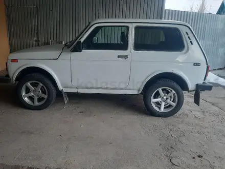 ВАЗ (Lada) Lada 2121 2014 года за 2 000 000 тг. в Алматы – фото 26