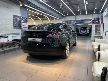 Tesla Model 3 2019 года за 22 500 000 тг. в Алматы – фото 4