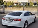 Chevrolet Malibu 2022 года за 7 300 000 тг. в Шымкент – фото 3