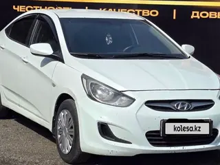 Hyundai Accent, 2011
