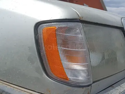 Mercedes-Benz E 260 1990 года за 1 200 000 тг. в Актобе – фото 2