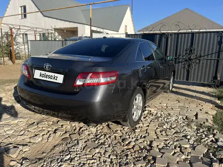 Toyota Camry 2011 года за 6 300 000 тг. в Уральск – фото 4