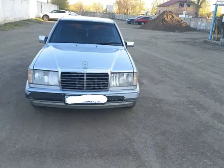 Mercedes-Benz E 200 1991 года за 1 600 000 тг. в Павлодар – фото 3