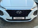 Hyundai Santa Fe 2018 года за 13 500 000 тг. в Актау – фото 2