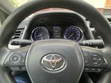Toyota Camry 2018 годаүшін12 000 000 тг. в Актобе – фото 4