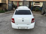 ВАЗ (Lada) Granta 2190 2013 годаүшін1 500 000 тг. в Семей – фото 2