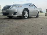 Toyota Camry 2011 года за 4 600 000 тг. в Уральск – фото 2