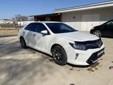 Toyota Camry 2015 года за 10 800 000 тг. в Атырау – фото 4