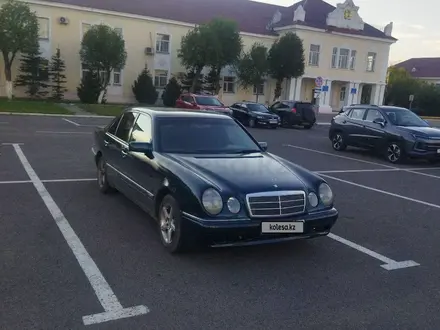 Mercedes-Benz E 200 1996 года за 2 100 000 тг. в Караганда – фото 8